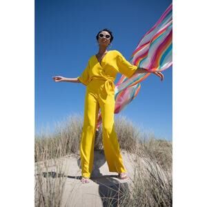 Trina Turk Kai Yellow Crepe Jumpsuit Three Quarter Sleeve Wide Leg size 6